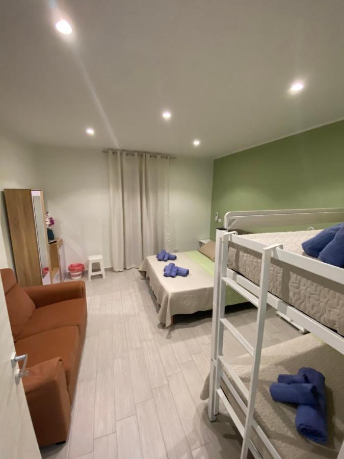 Casa Quadrifoglio Apartment Taranto Bagian luar foto